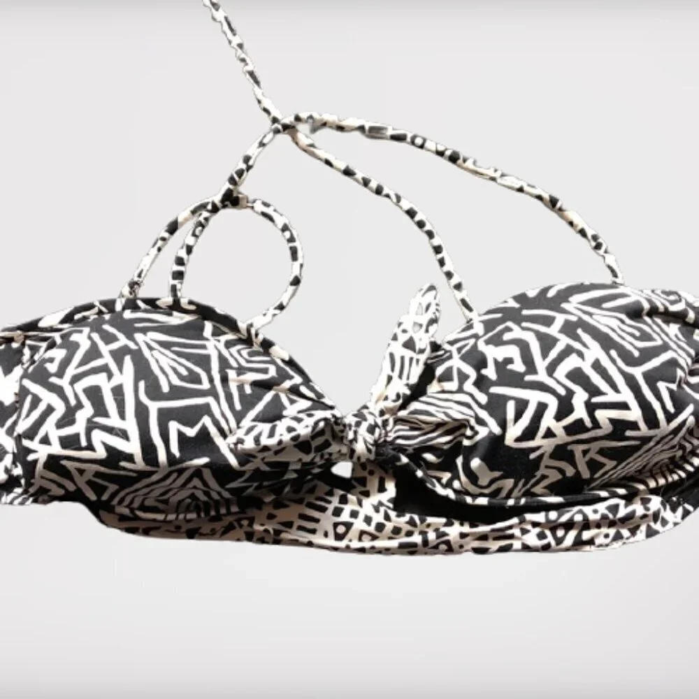 Garage Black & White Abstract Bikini Top – Size Small